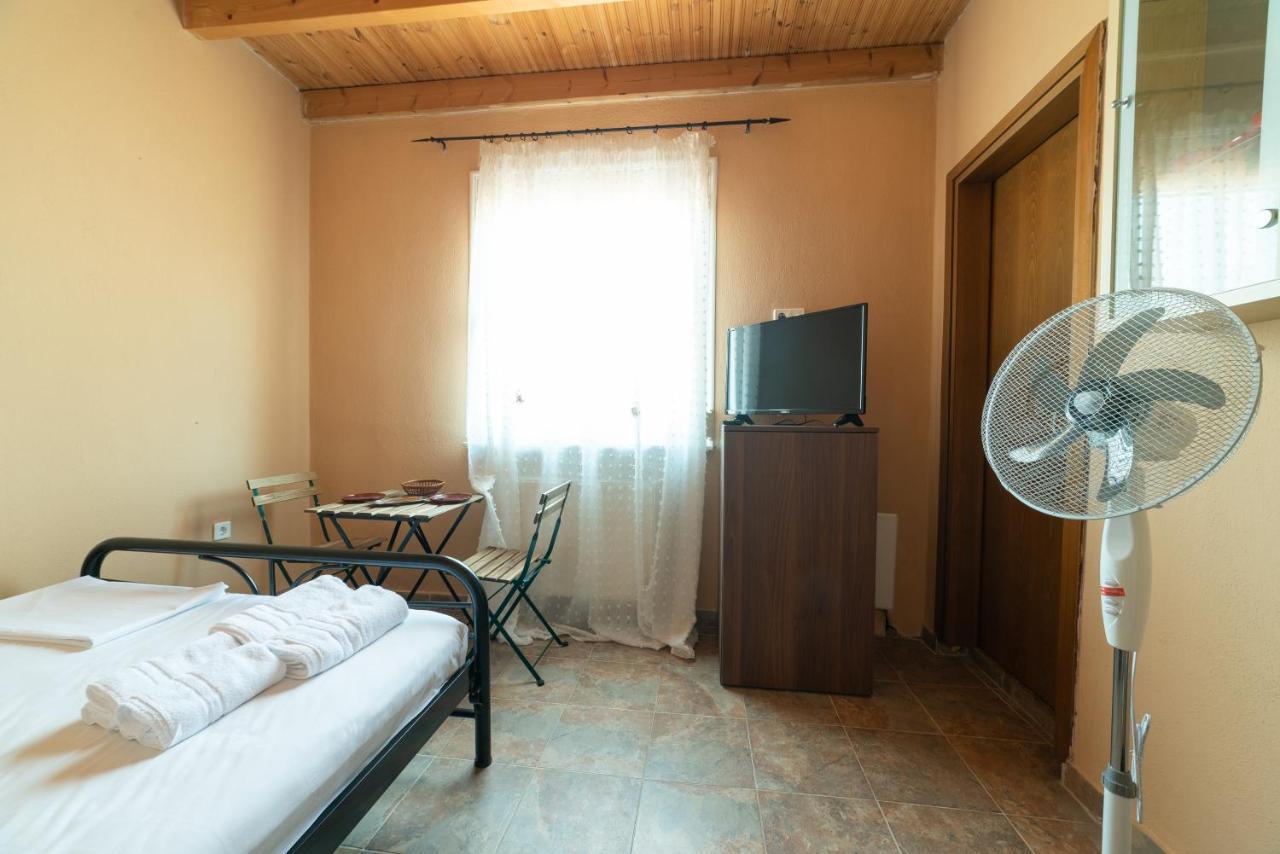 Maison Agistro Hotel Ángisztro Kültér fotó